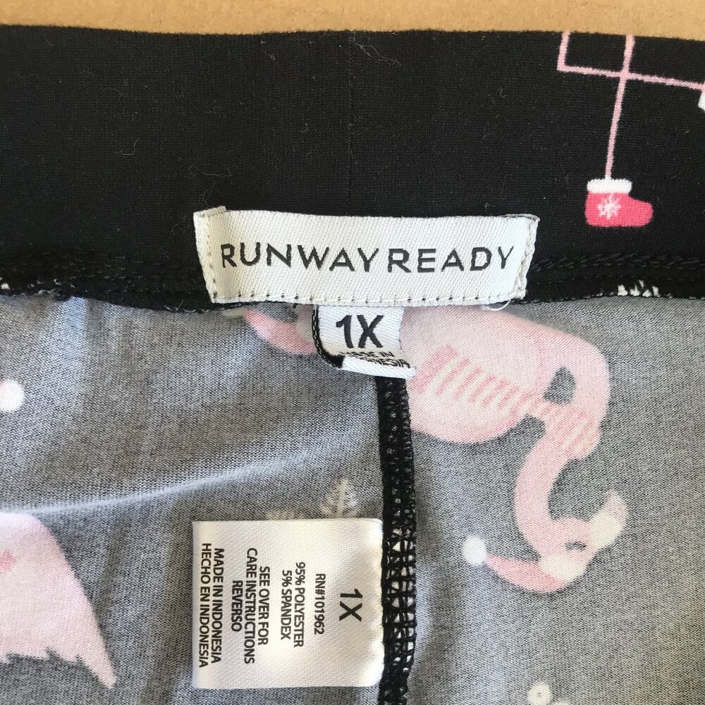 Runway Ready Christmas Leggings 1X - Picture 6 of 7